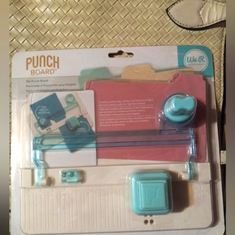 New we are memories keepers punch board tab